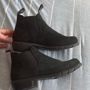 Blundstone low heel black leather boots -GUC- women’s 6.5